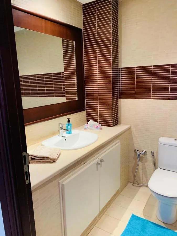 The Perfect Flat, Lac 2, Tunis